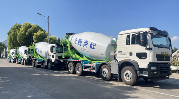 重汽&凌宇攪拌車(chē)交付客戶(hù)