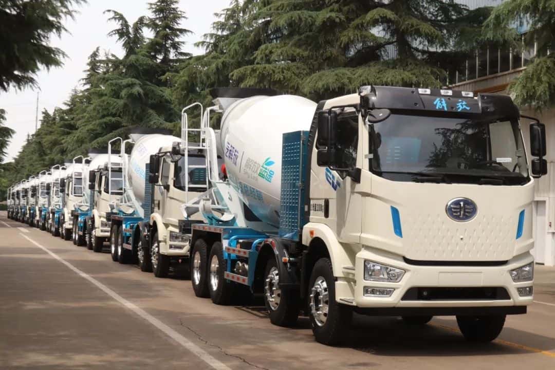 中集車輛新能源攪拌車，硬核助力西南地區(qū)重點(diǎn)工程建設(shè)