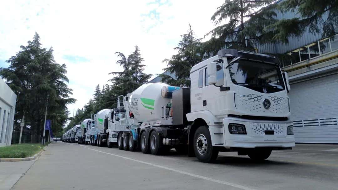 “多拉快跑”利器！中集車輛20臺(tái)EV·DTB半掛攪拌車挺進(jìn)大灣區(qū)
