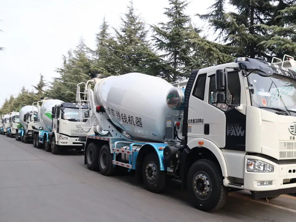 陽春三月下華南，老客戶一次性訂購凌宇汽車120臺！