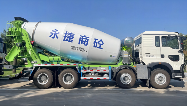 【發(fā)車新聞】重汽&凌宇攪拌車交付客戶！