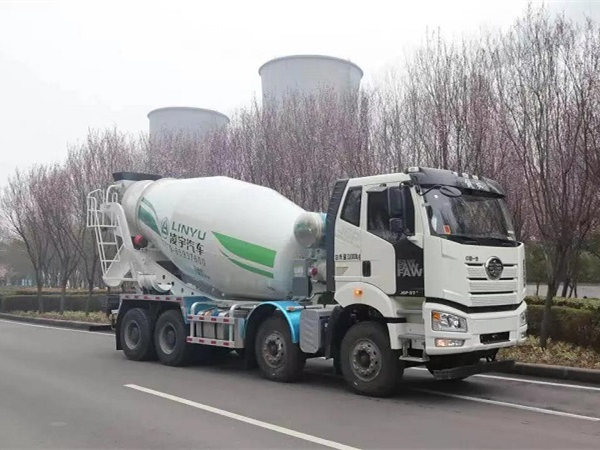 【重卡新聞】8月份重卡市場(chǎng)銷量?jī)H5.6萬(wàn)輛大降57%，“金九”會(huì)變“銅九”嗎？